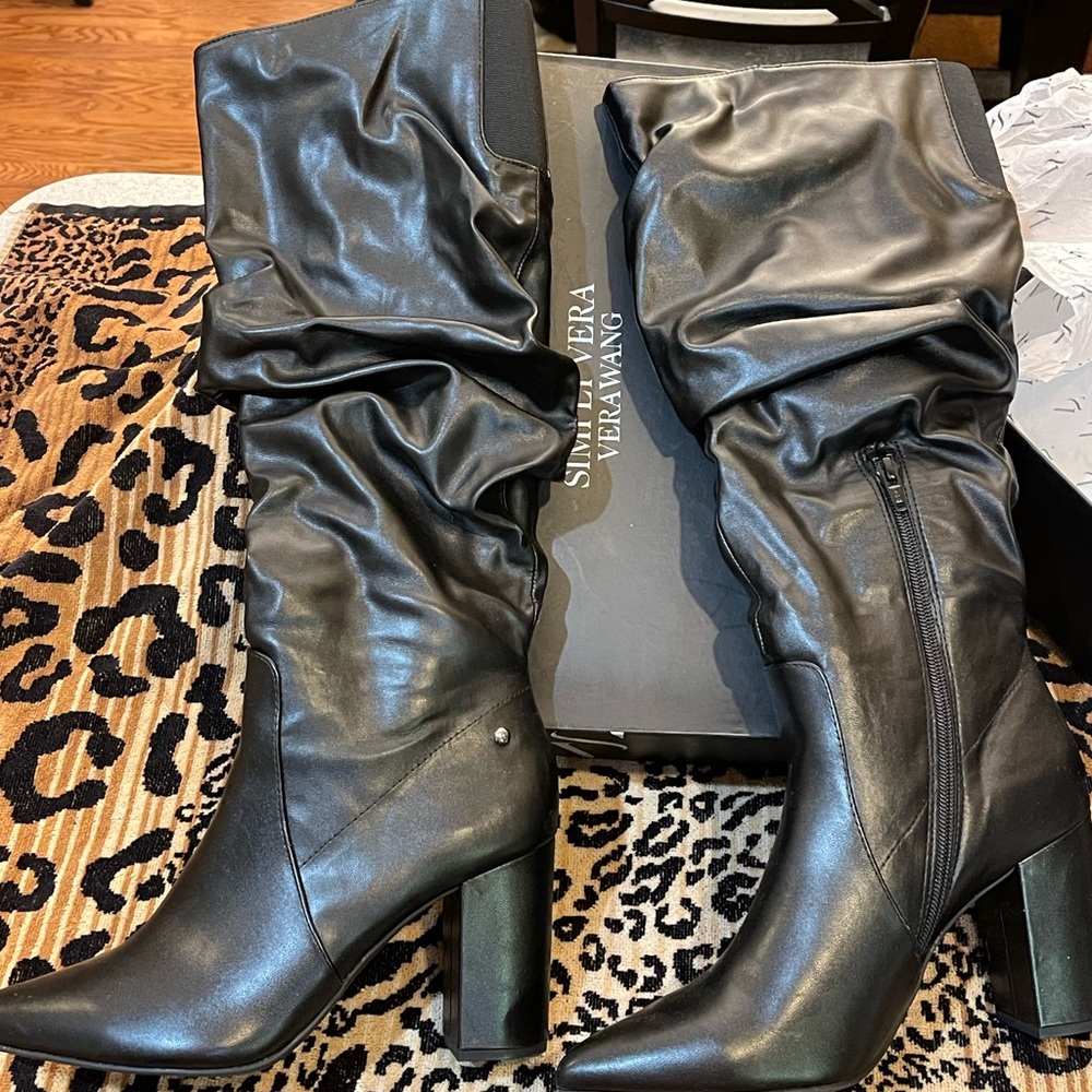 NEW Vera Wang Knee High Slouch Boots. Black, Size 10M.